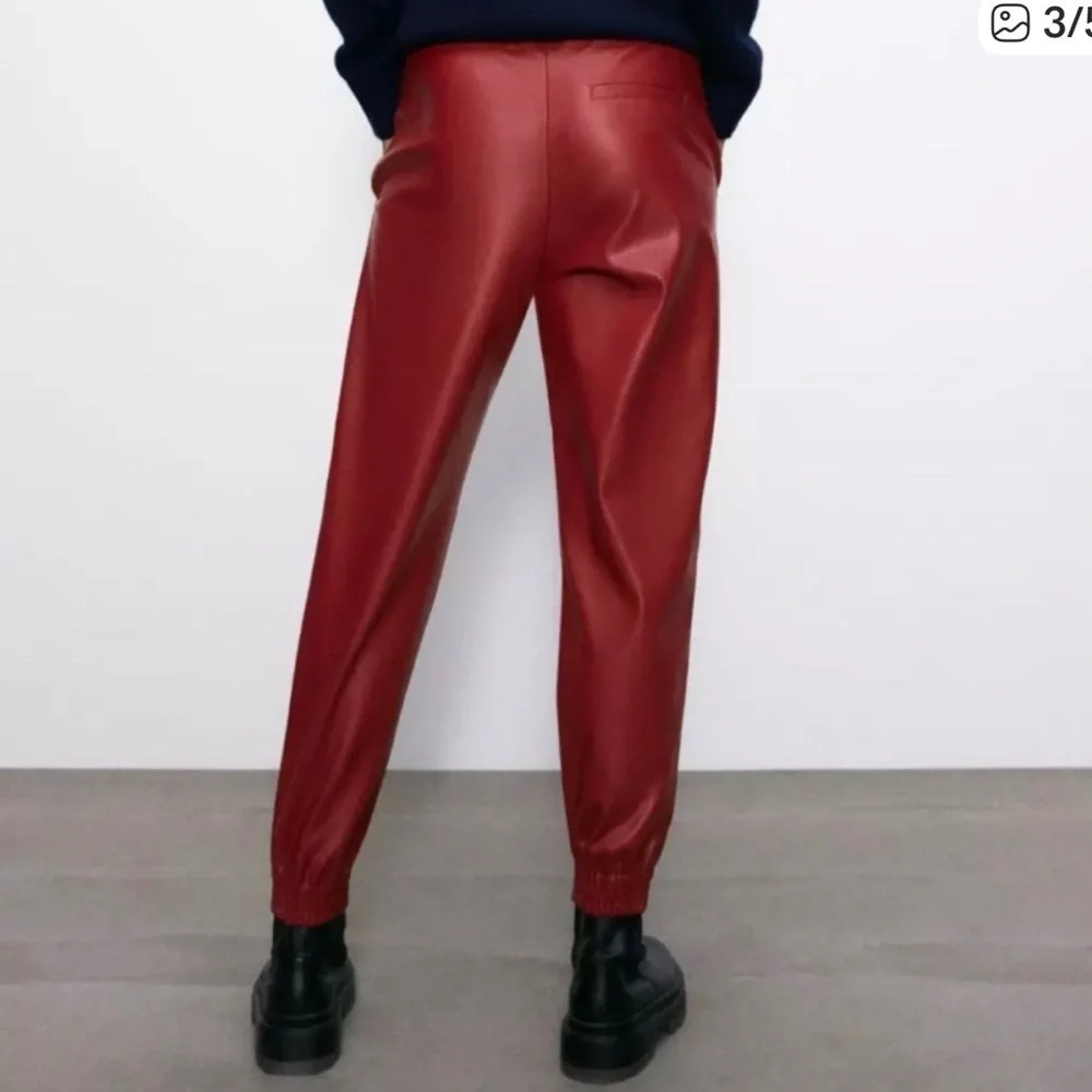 Zara Red High Rise Faux Leather Relaxed Fit pull on Preppy Jogger Pants XS/W26